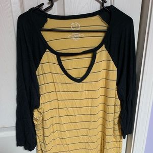 Maurice’s baseball style cut out tee